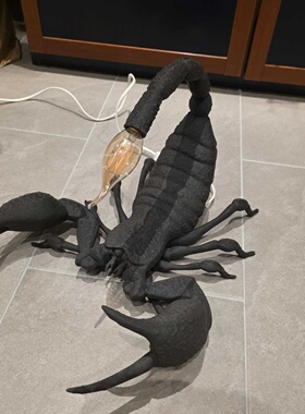 跨境新品Scorpion Desk Lamp创意蝎子台灯哥特式家居装饰桌面摆件