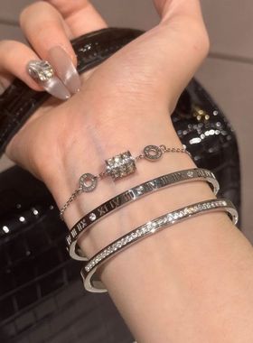 新款不掉色百搭钛钢18k金手镯潮流时尚高级感卡扣手环可调节手链