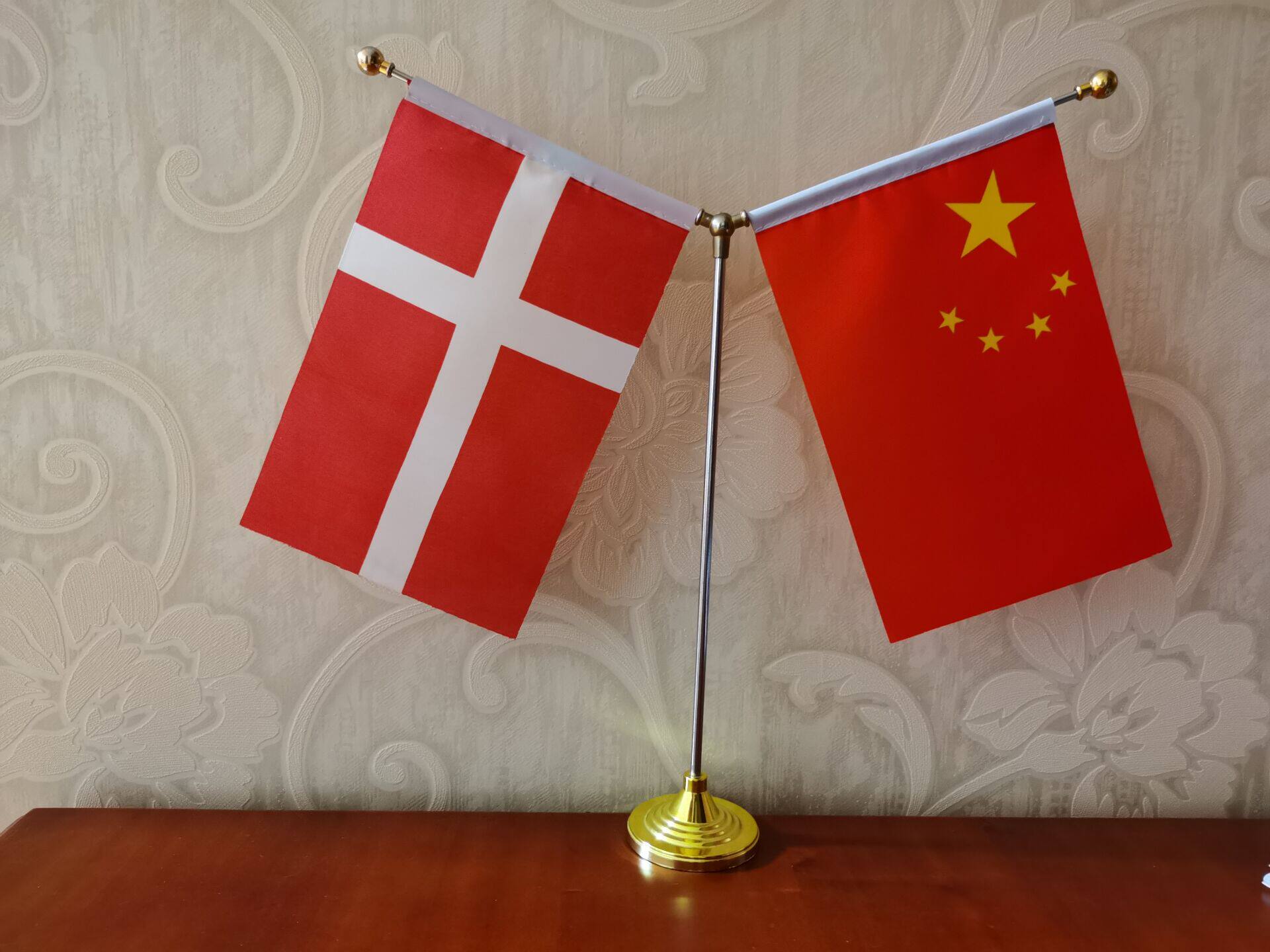 3号4号5号6号丹麦国旗串旗办公桌旗手摇小旗子外国旗帜运动会大旗