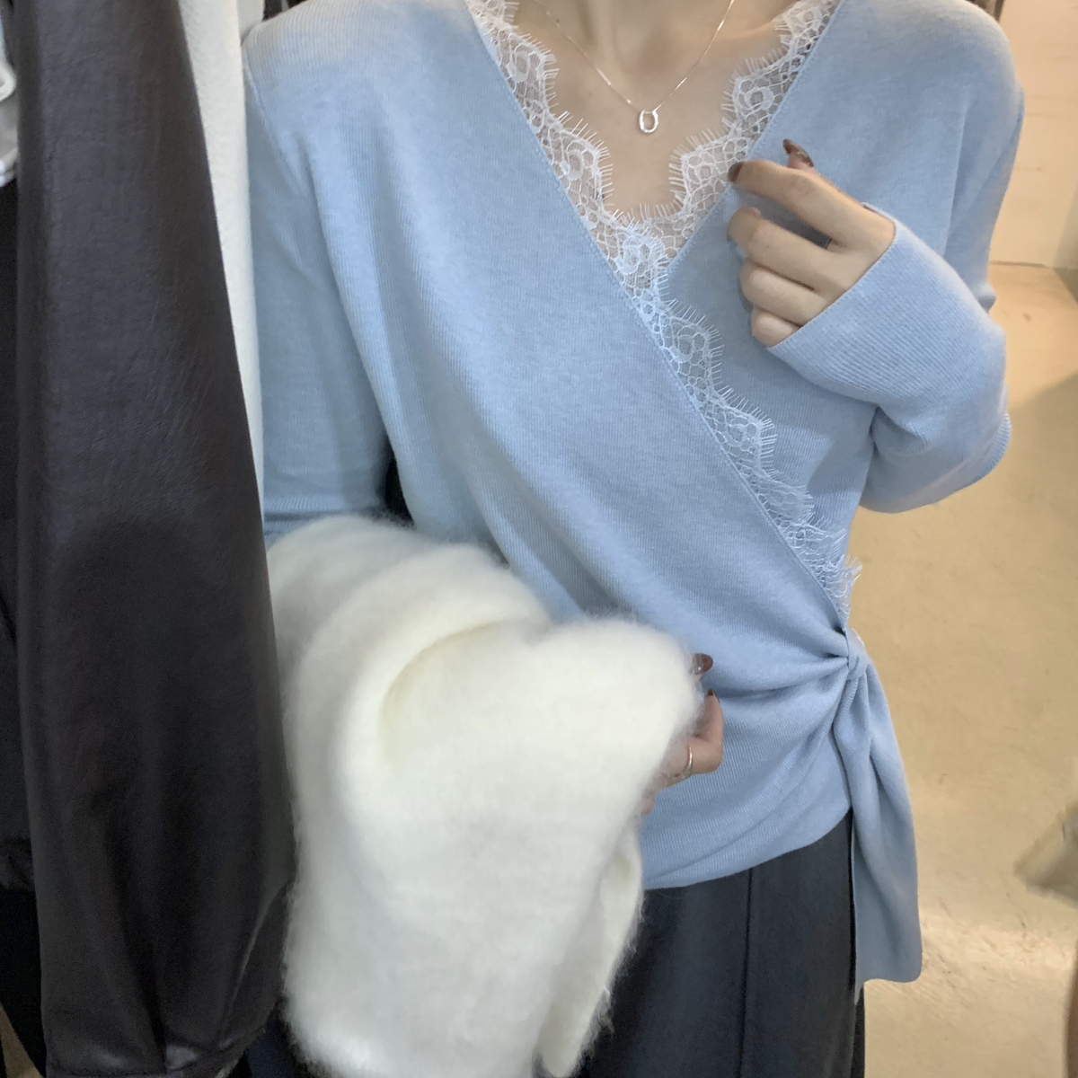 MISS密思家-人淑女气质蕾丝拼接V领侧边抽绳针织衫（含6羊毛）227 - 图0