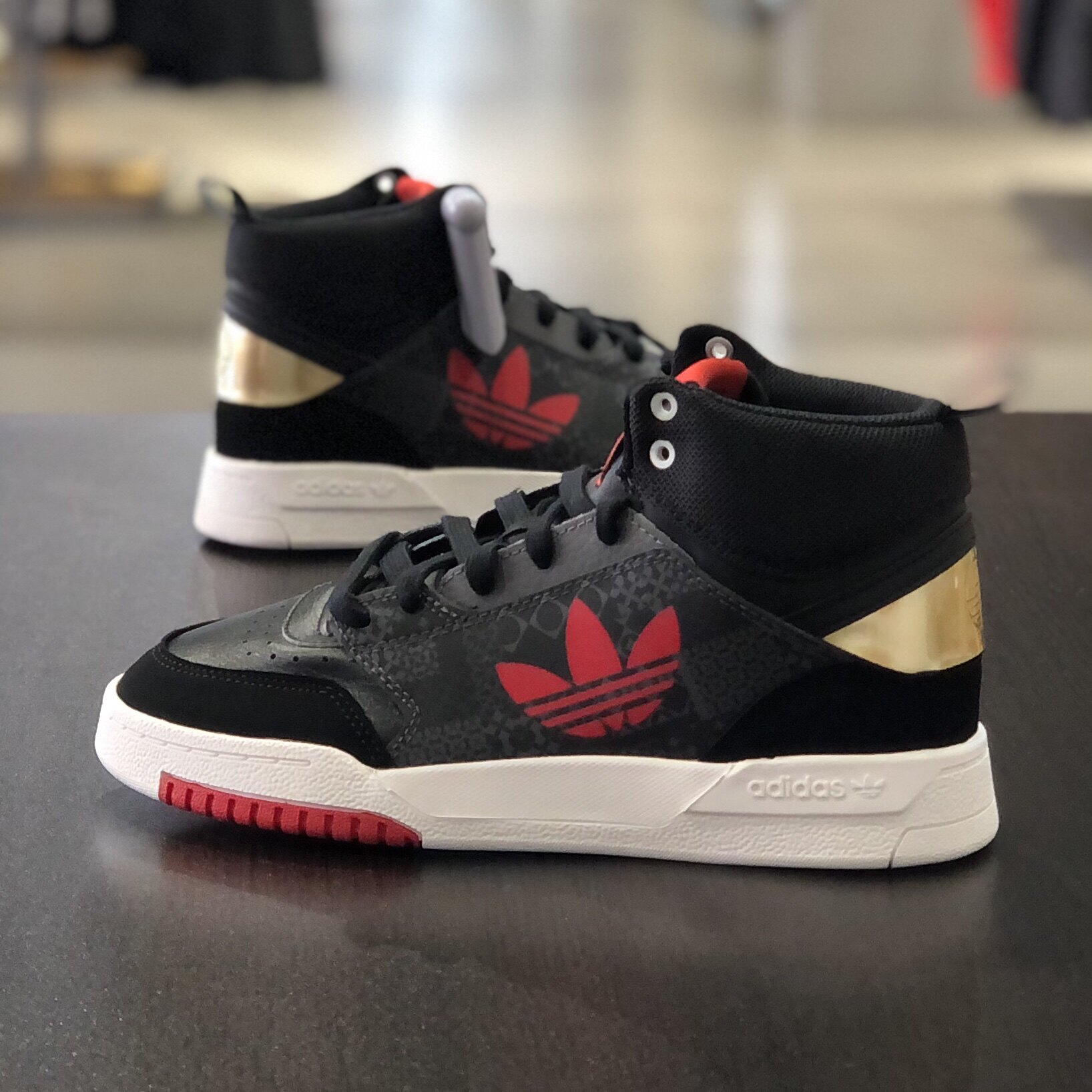 坏蛋的店adidas/阿迪达斯三叶草女鞋新款运动休闲高帮板鞋 gx6353