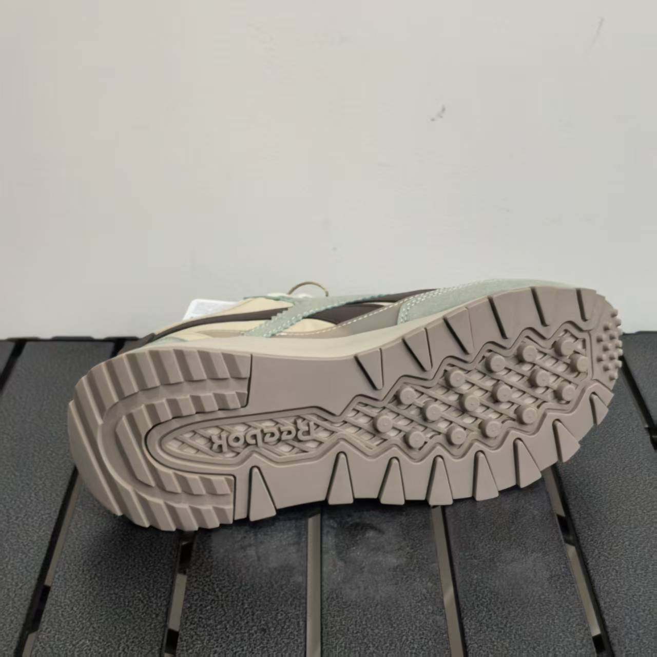 Reebok锐步24秋季新款CL LEGACY W女款运动休闲鞋C903U1G09 - 图3