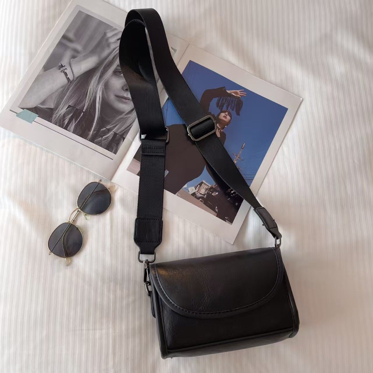 新款小众复古翻盖小方包时尚软皮质感轻便手机包单肩宽肩带斜挎包,淘宝优惠券,粉丝福利购,淘宝优惠卷