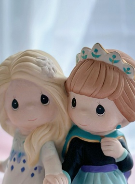 礼物冰雪奇缘艾莎与安娜装饰