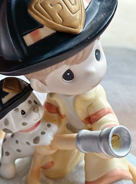 水滴娃娃消防员和小狗摆件工艺品