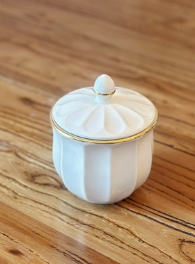 Lenox陶瓷陶瓷描金浮雕糖罐