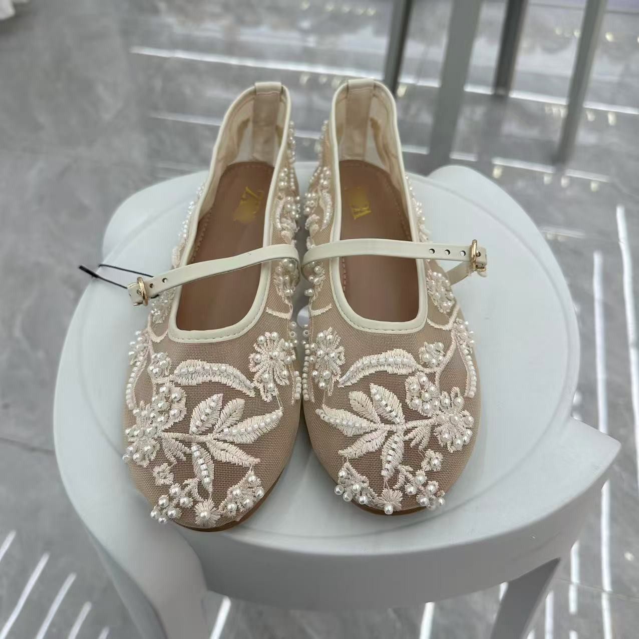 西班牙新中式软底平底单鞋女白色珍珠国风刺绣网纱圆头扣带跳舞鞋,淘宝优惠券,粉丝福利购,淘宝优惠卷