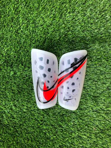 刺客10代足球护腿板插板 CR7 内马尔 青少年成人减震护腿板 - 图2