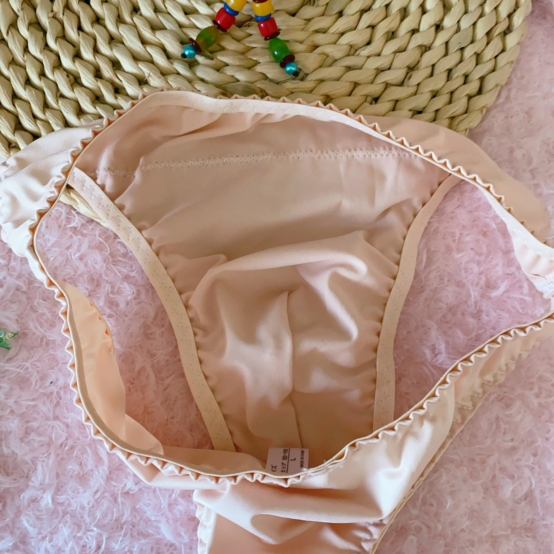 外贸男士蕾丝花边丁字裤半包臀日式可爱牛奶丝丝滑弹力小内裤,淘宝优惠券,粉丝福利购,淘宝优惠卷