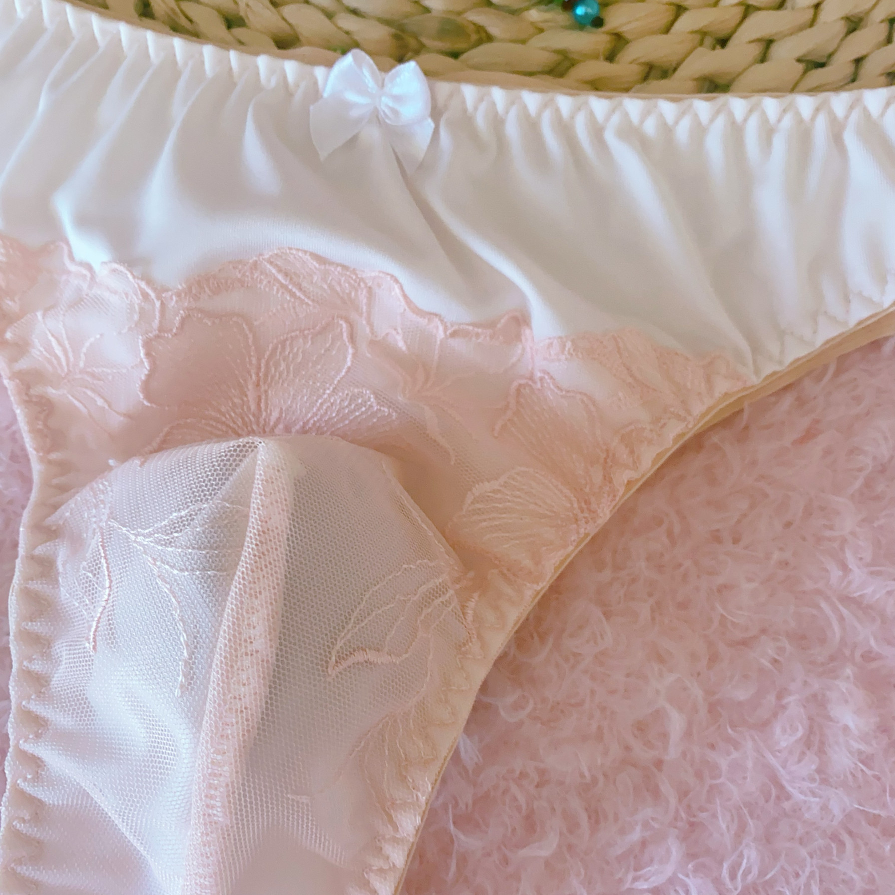 外贸男士蕾丝花边丁字裤半包臀日式可爱牛奶丝丝滑弹力小内裤,淘宝优惠券,粉丝福利购,淘宝优惠卷