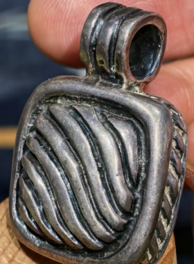 欧美回流925纯银方牌吊坠 底打有925戳记  重量31.6克 总长3.8cm