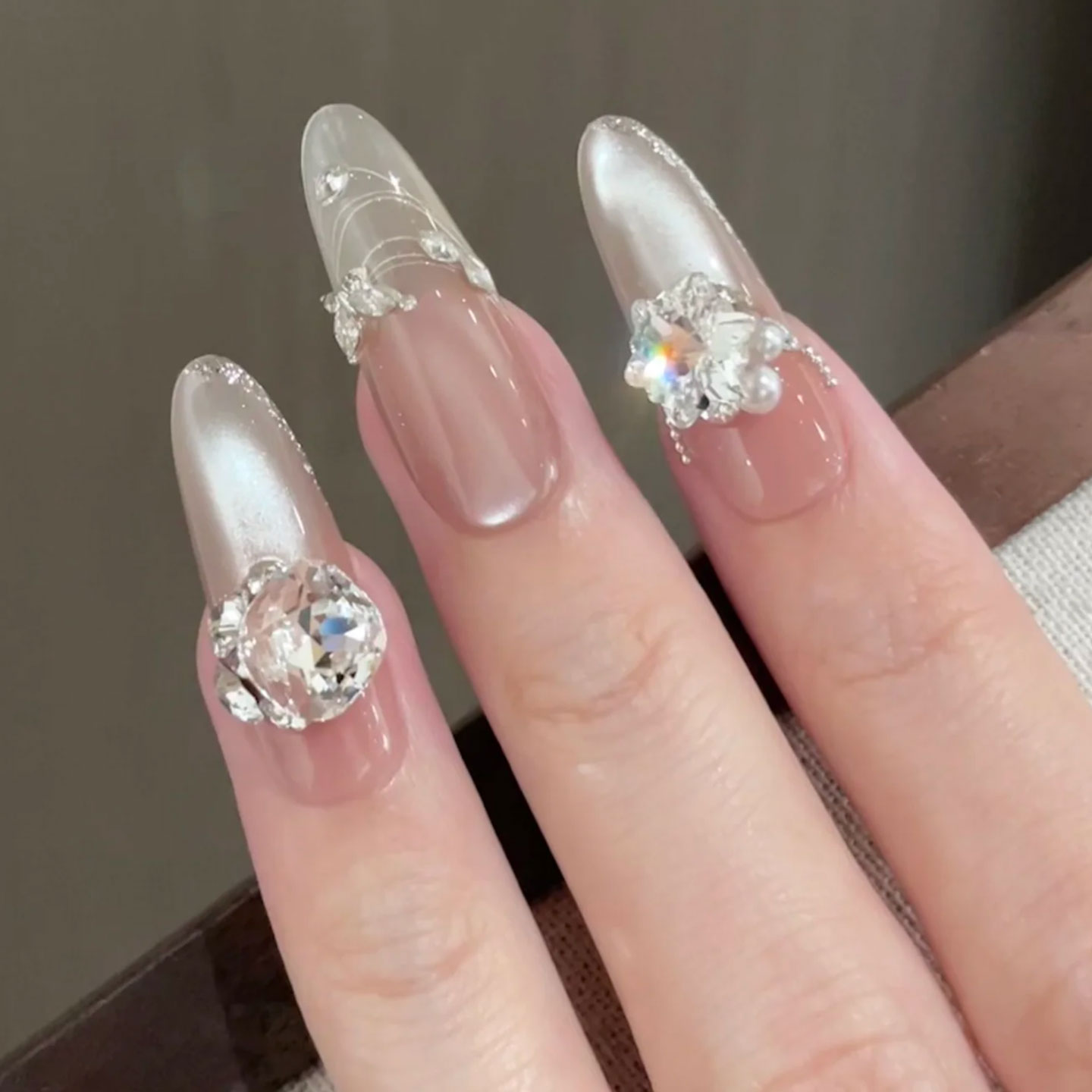 【诺言】高级仙女猫眼缎光爆闪新娘结婚轻奢满钻美甲贴手工穿戴甲 - 图0