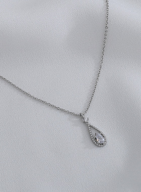 宁宁 水滴牌项链可调女设计感吊坠几何镶钻锆石毛衣锁骨链冬季