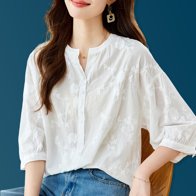 Lace embroidered V-neck white loose mid-sleeve shirt for women