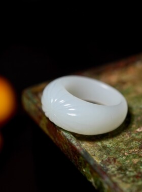 天然新疆和田玉籽料羊脂白玉戒指指环玉石戒面包戒戒男女款素戒圈