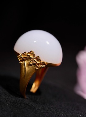 天然新疆和田白玉18k金镶嵌女款蛋面时戒指复古款厚装饱满