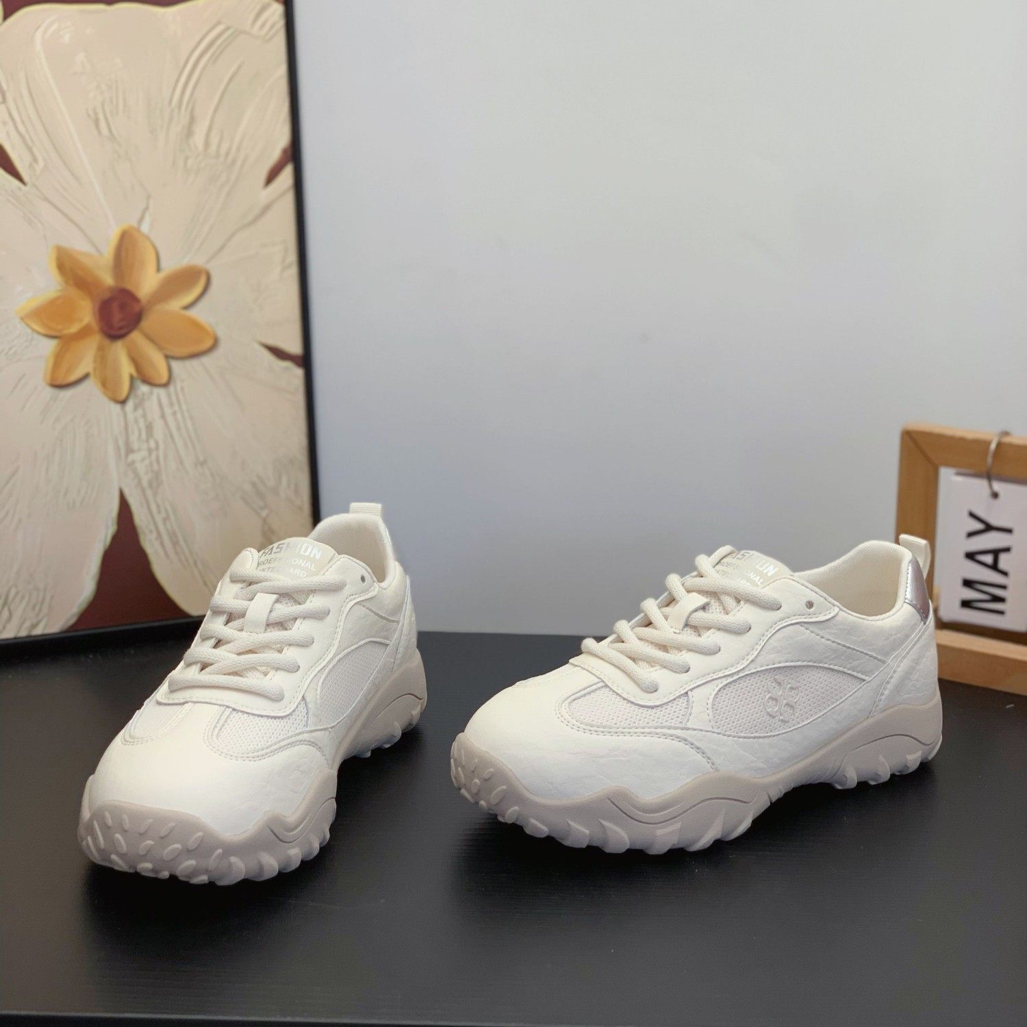 真皮时尚炸街休闲鞋女2026春季新款阿甘鞋百搭平底显脚小运动跑鞋,淘宝优惠券,粉丝福利购,淘宝优惠卷