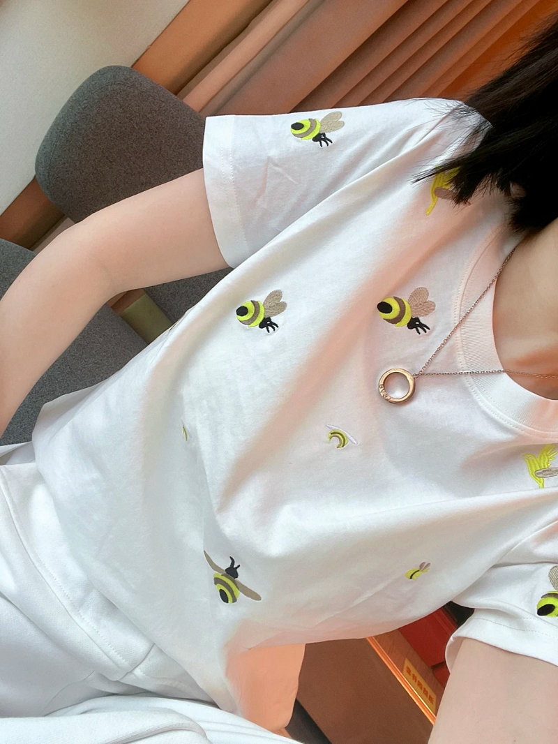 重工小蜜蜂刺绣短袖T恤女2024夏季新款时尚宽松百搭显瘦圆领上衣 - 图2