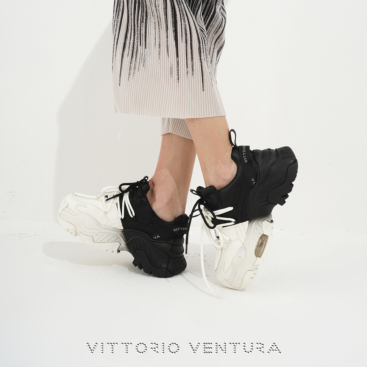 【王心凌林允阿娇同款】VITTORIO VENTURA薇薇燃 牛皮厚底老爹鞋