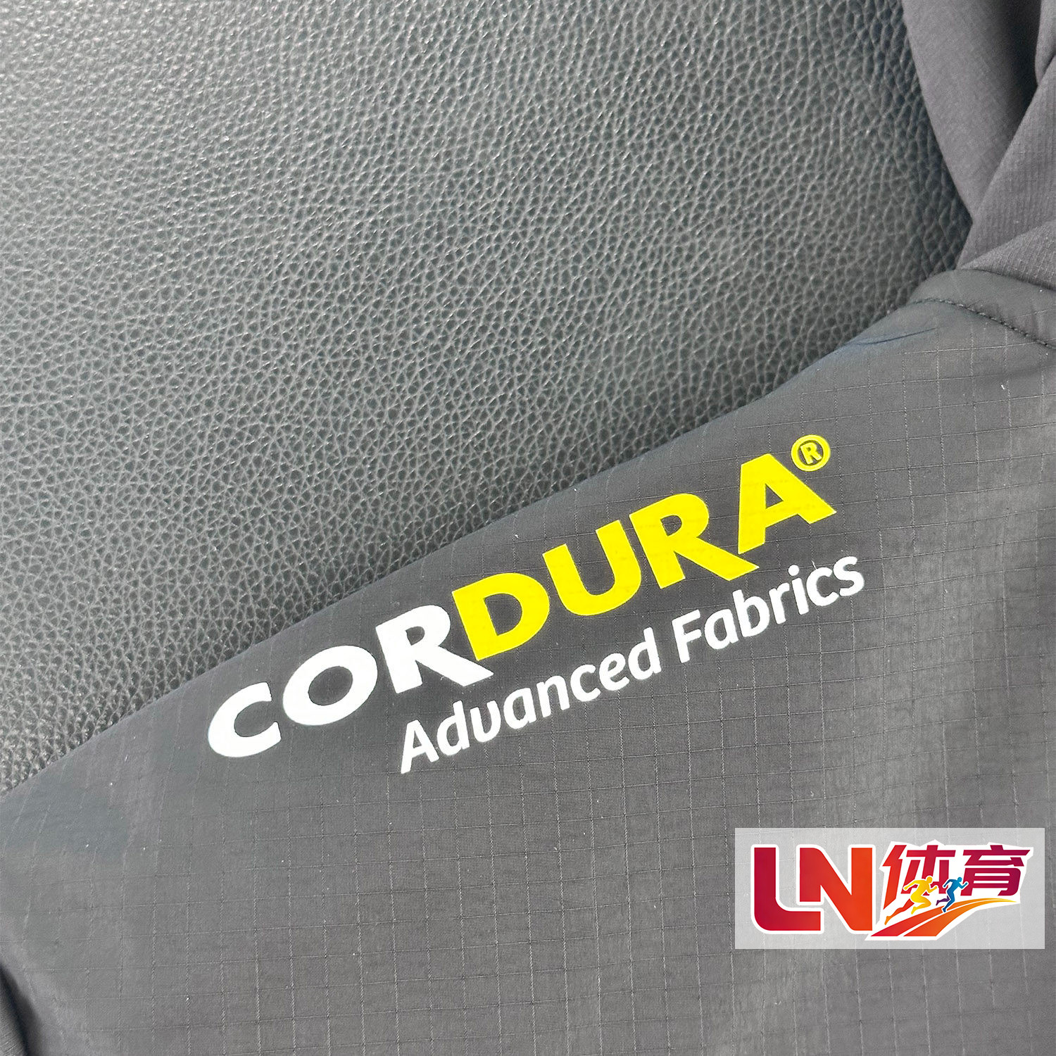 李宁外套 2025冬季新品韦德系列男子时尚保暖休闲运动风衣AFDV871,淘宝优惠券,粉丝福利购,淘宝优惠卷