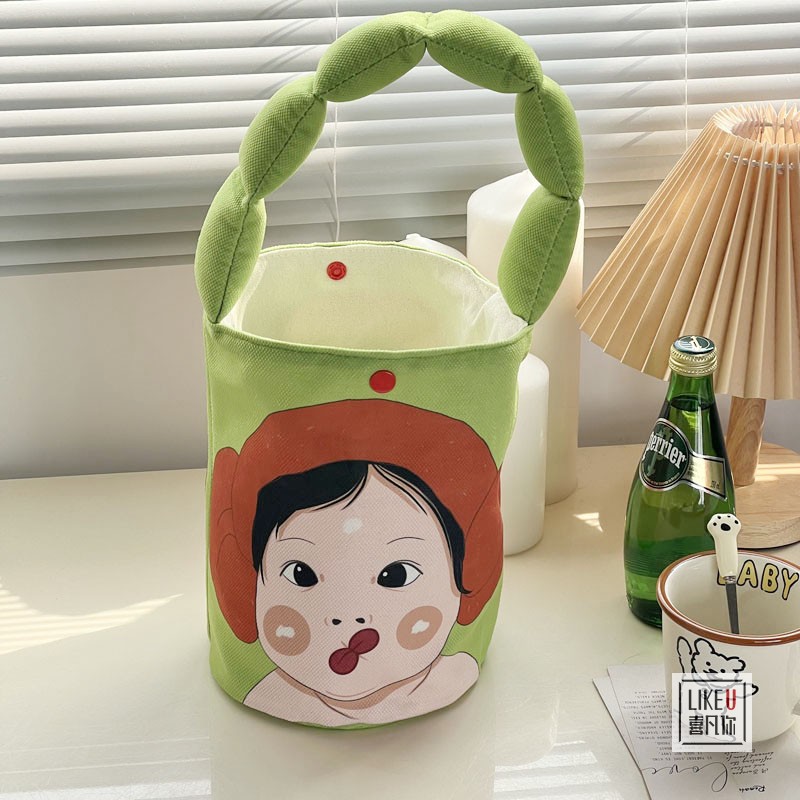 原创设计可爱女孩插画水桶手提帆布托特包创意搞怪学生便当餐盒包 - 图1