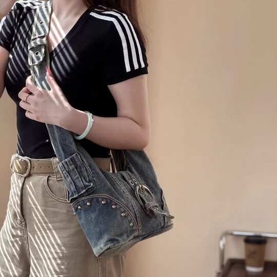 American retro hottie rivet student denim bag