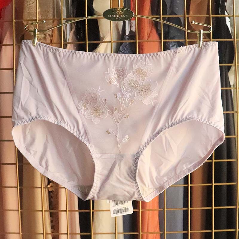 2025新款爱黛内裤秘密女蕾丝刺绣性感提臀牛奶丝柔滑中腰平三角裤,淘宝优惠券,粉丝福利购,淘宝优惠卷