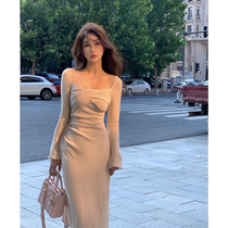 ACHI Great also pool white square collar twisted knit one-piece dress woman cog pendant sens-up dress up waist open fork skirt