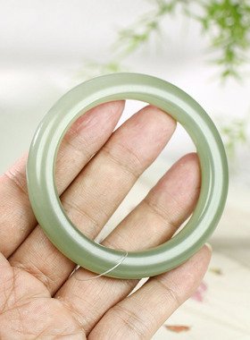 古晨和田玉晴水圆条手镯