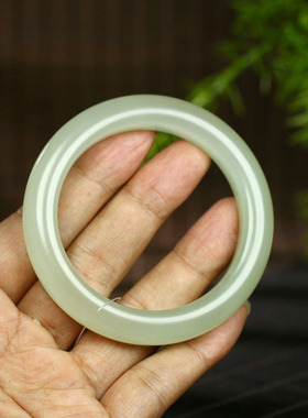 古晨和田玉冰晴水手镯