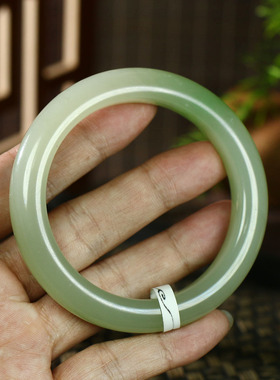 古晨新疆和田玉翠青手镯