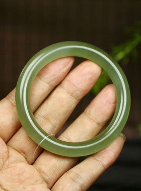 古晨和田玉湖水绿圆条手镯