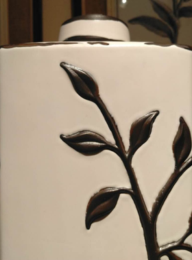 白色陶瓷仿古风花鸟摆件正版现货