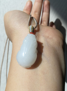 天然和田白玉貔貅吊坠