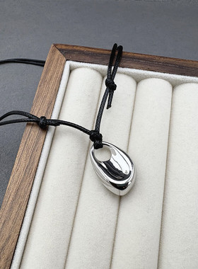 秋冬黑色皮绳水滴吊坠长款毛衣链