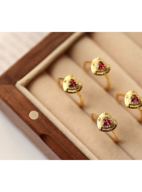 天然粉碧玺爱心戒指。纯银镀18k金 晶体纯净爱心戒指心形开口彩宝