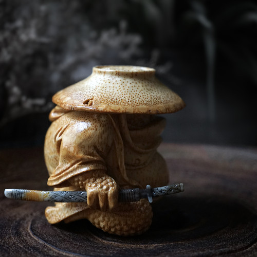 文太武侠客风金蟾满钉竹根雕刻摆件名家纯手工招财文玩茶宠手把件 - 图1