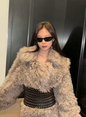 Jennie同款黑色显瘦女士太阳镜