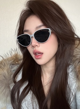 金属镂空高级质感猫眼铆钉墨镜女方圆脸显瘦2025复古蓝灰色太阳镜