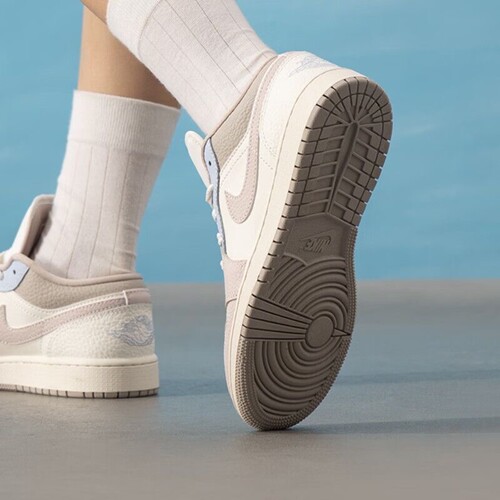 耐克 JordanAir Jordan 1 舒适百搭GS休闲低帮篮球鞋IV3219-161 - 图3