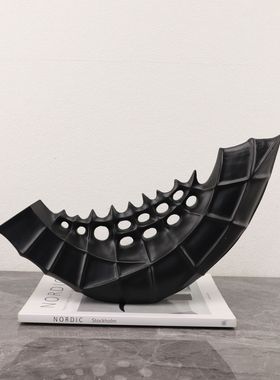 北欧极简陶瓷黑色花器摆