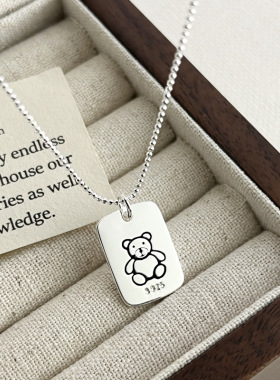 新款s925纯银方牌小熊项链女简约小众设计时尚百搭个性甜美锁骨链