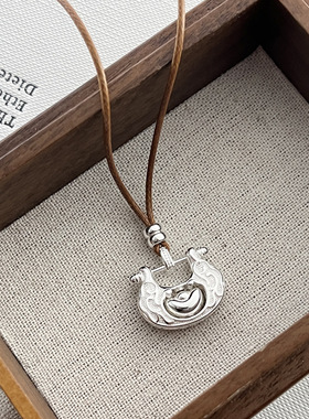 通体S925纯银平安锁元宝棕绳项链女简约新中式国风设计长款毛衣链