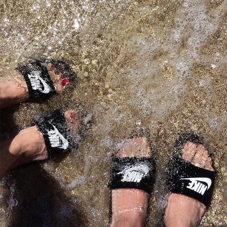 nike benassi on feet