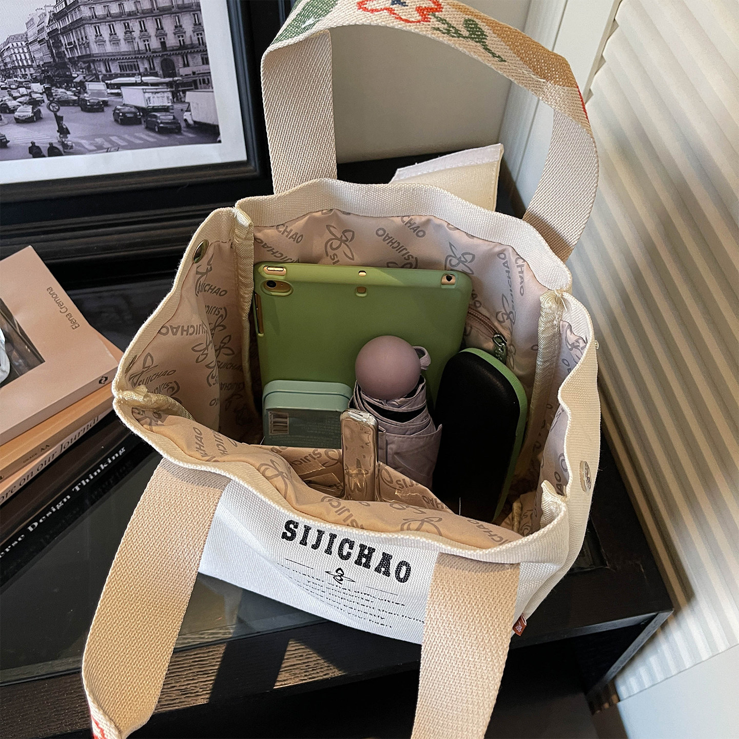 日韩休闲简约风帆布包女式2026新款手提包文艺印花字母学生上课包,淘宝优惠券,粉丝福利购,淘宝优惠卷