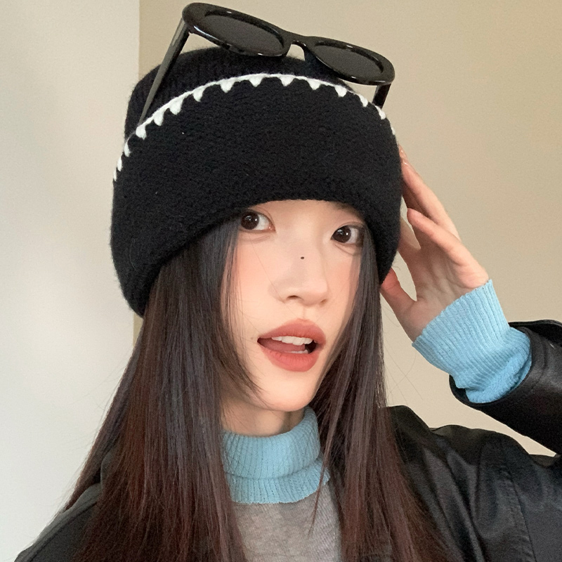 韩系百搭撞色条纹针织毛线帽子女加厚护耳保暖显脸小包头帽套头帽 - 图1