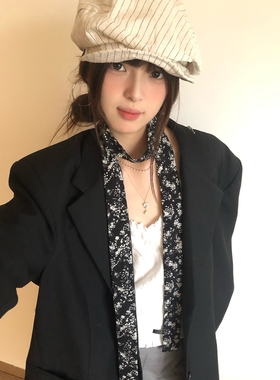 复古高级感黑色碎花丝巾女