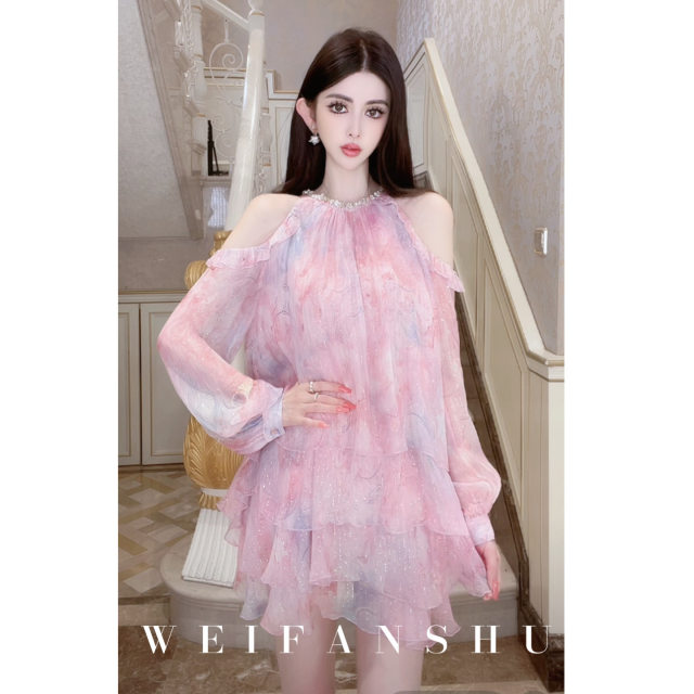 Fanshu light luxury Iris Qingwu 2026 ພາກຮຽນ spring ແລະ summer ຮູບແບບ lady ຮູບແບບໃຫມ່ temperament off-shoulder mulberry ຊຸດຜ້າໄຫມ temperament