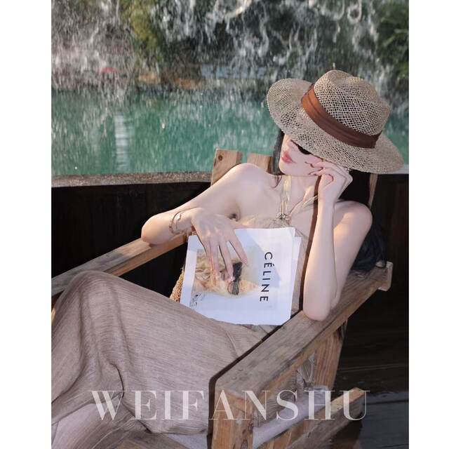 Fanshu Light Luxury Quiet Luxury Old Money 2026 Spring and Summer New Style High-end Light Luxury Simple Halter Suit Temperament