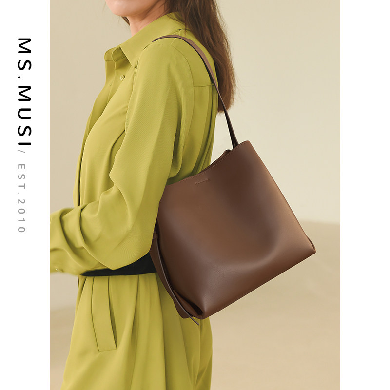 暮思小姐女2021秋冬款高级水桶包 暮思小姐箱包女士包袋